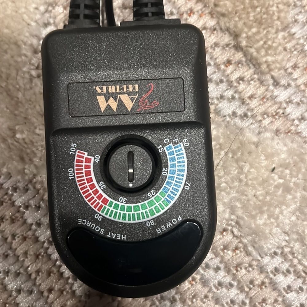 AM Reptiles thermostat with three outlets - Picture 2 of 6